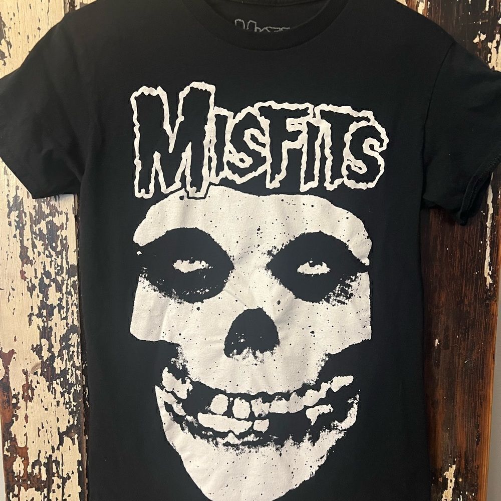 Misfits Iconic Logo graphic T-shirt. Size Small.